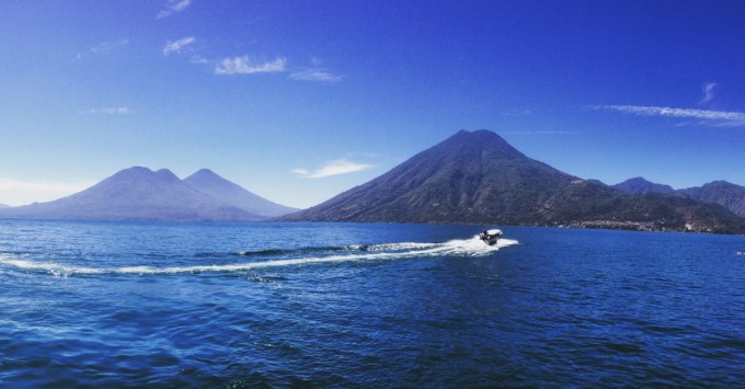 Guatemala_Atitlan_Embarca